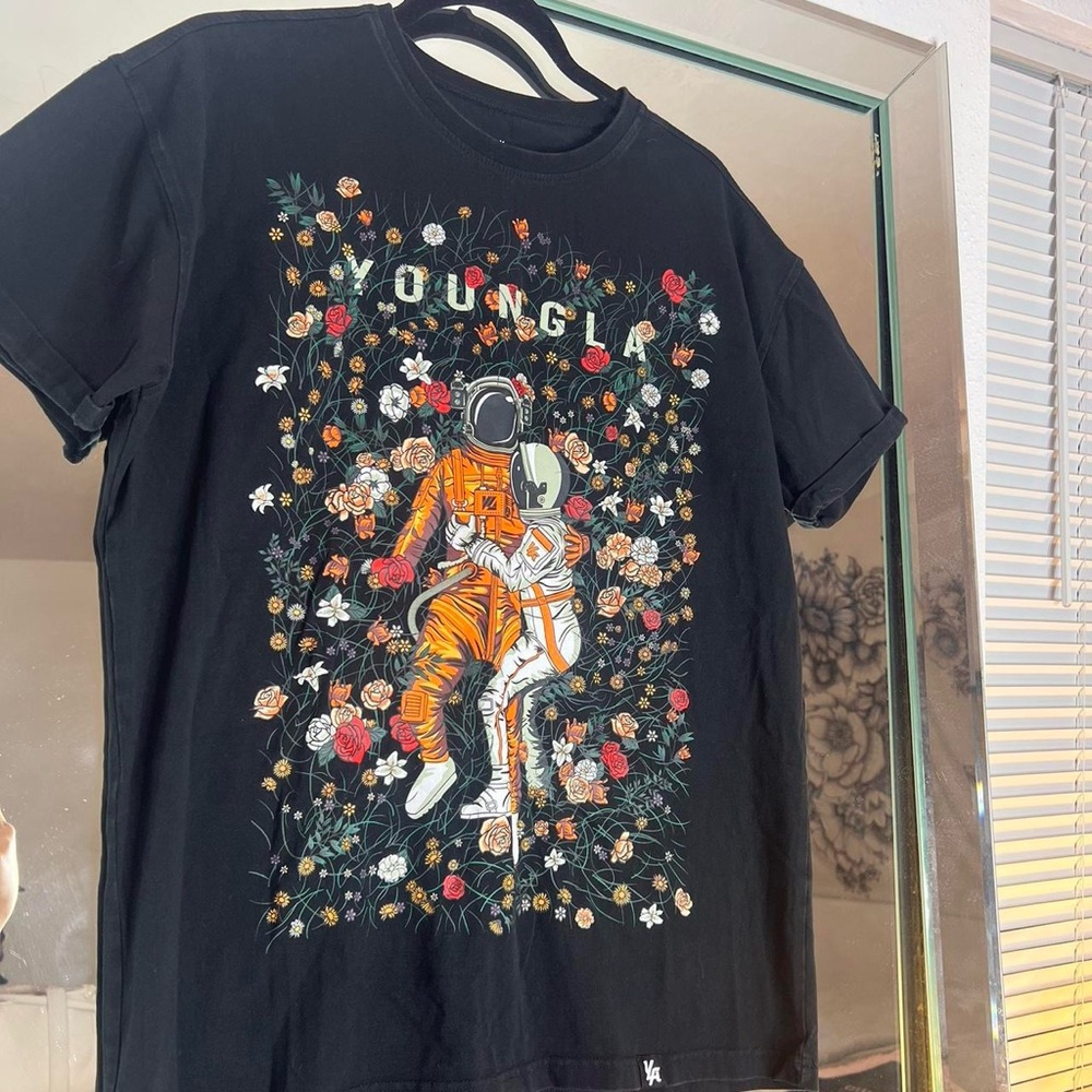 Young La Small Astronaut Flower Pump Cover